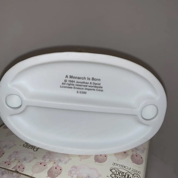 Precious Moments A Monarch is Born Figurine 1984 Rare Special Edition figurine - Picture 3 of 11